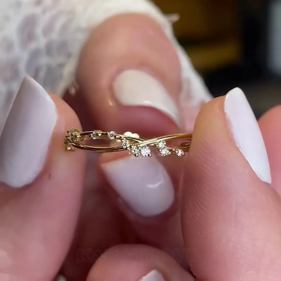 Bague empilable minimaliste en argent sterling 925 et or jaune avec diamant blanc de taille ronde