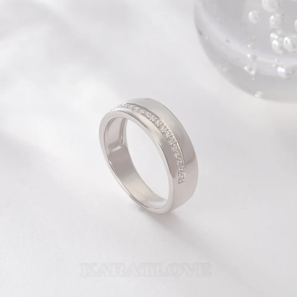 Alliance en argent sterling blanc avec diamant taille ronde