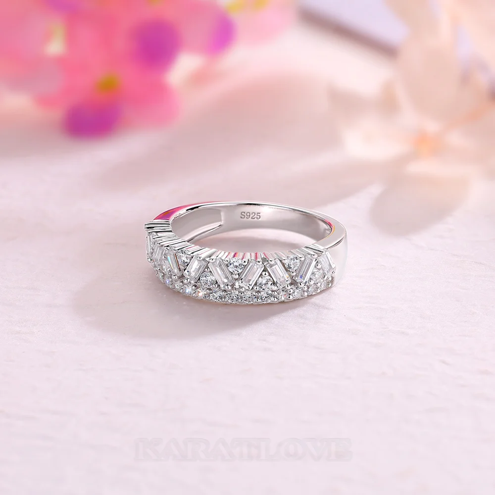 Bague en argent sterling blanc sertie de diamants taille baguette et ronds sur deux rangs