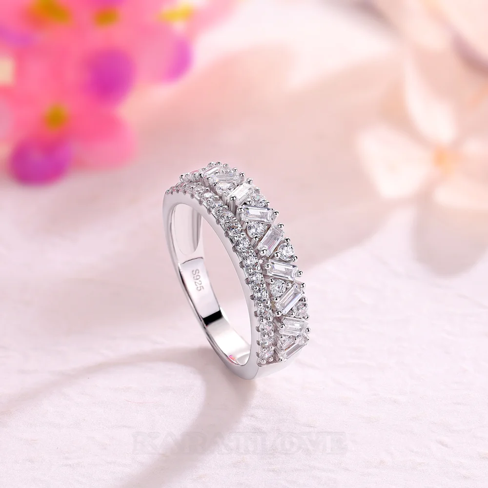 Bague en argent sterling blanc sertie de diamants taille baguette et ronds sur deux rangs
