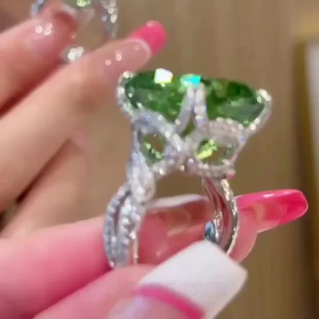 Bague de fiançailles art déco en argent 925 avec péridot vert taillé en coussin