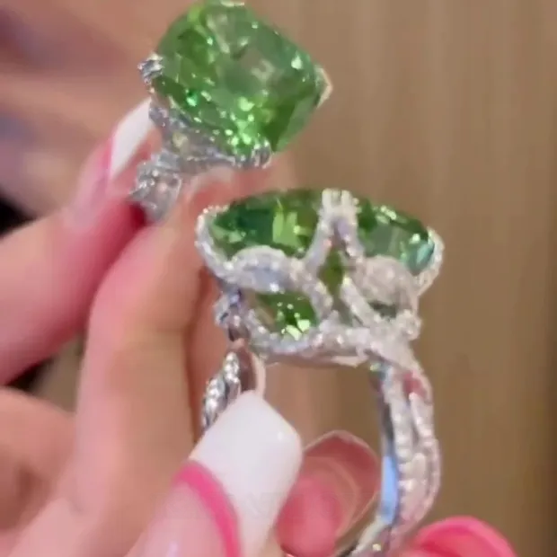Bague de fiançailles art déco en argent 925 avec péridot vert taillé en coussin