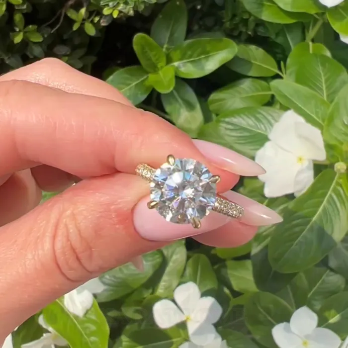 Bague de fiançailles halo caché en argent sterling 925 or jaune et diamant blanc de taille ronde