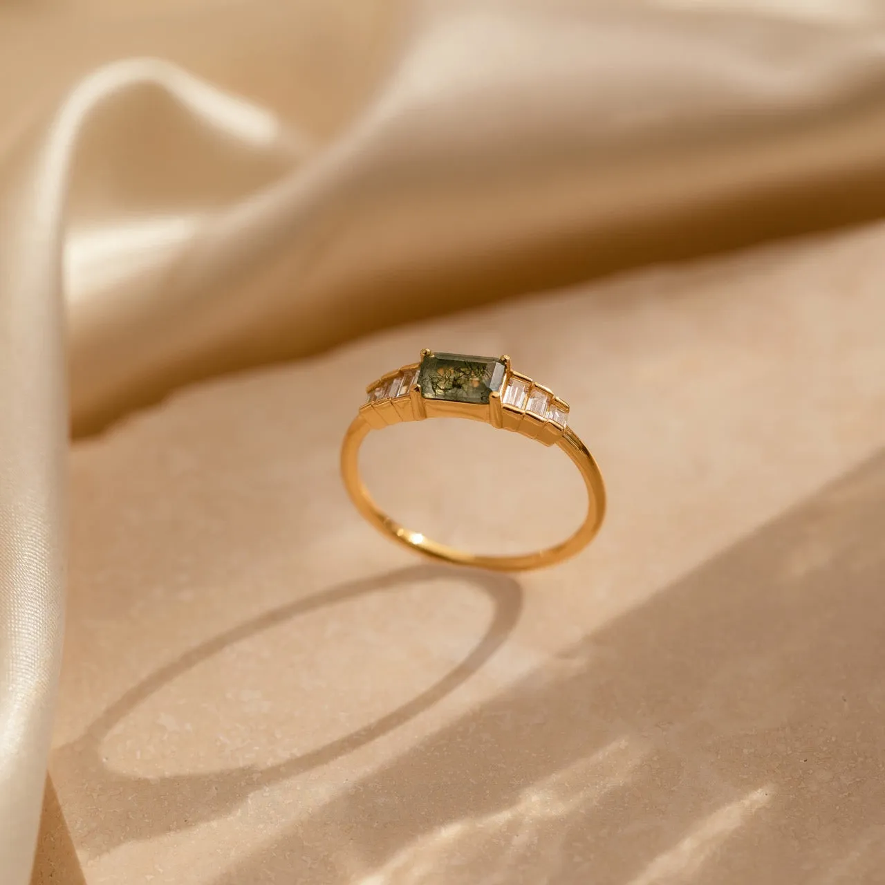 Bague de fiançailles minimaliste radiant cut peridot green agate 925 sterling silver yellow gold