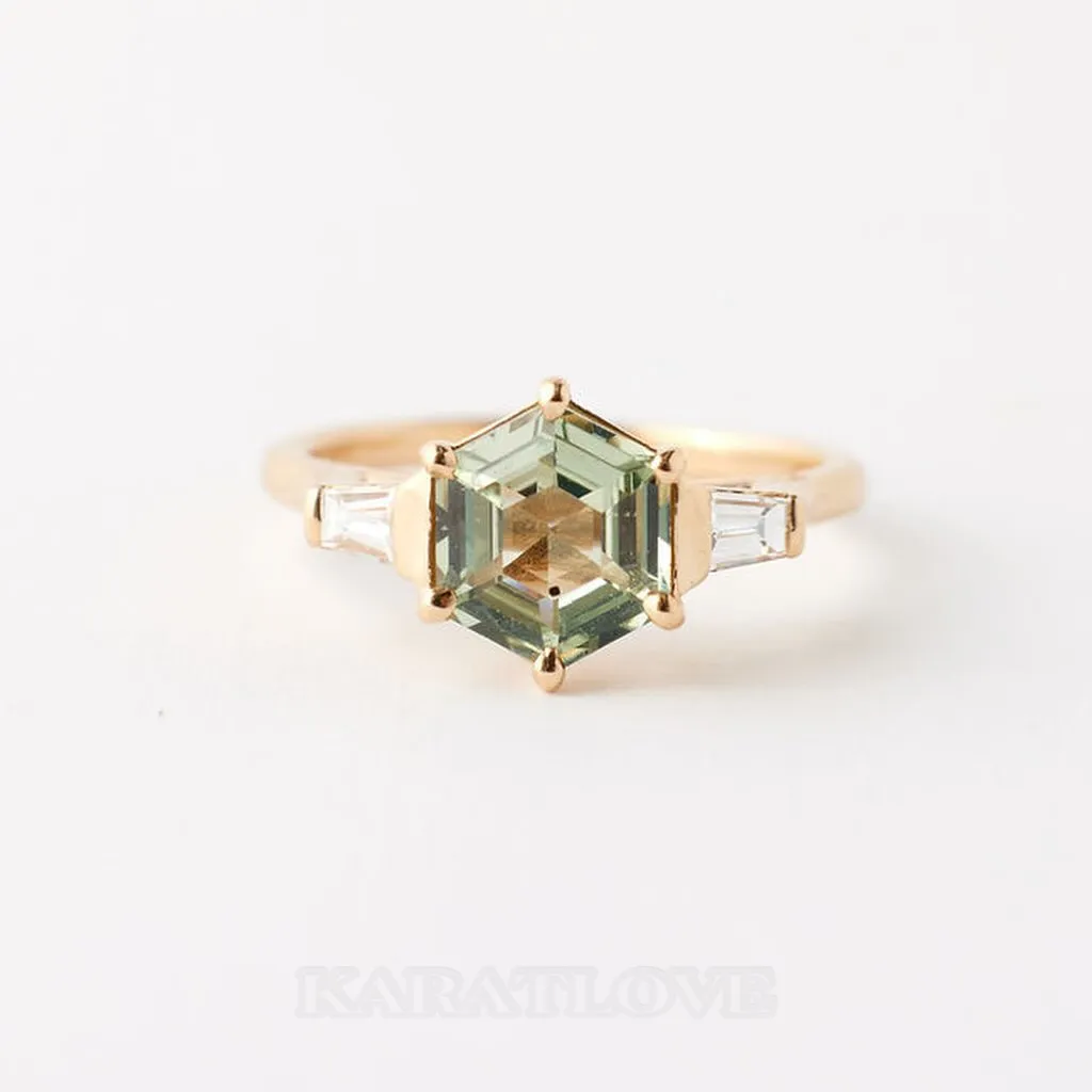 Bague de fiançailles 3 pierres en argent sterling et or jaune 925 à péridot taillé en hexagone vert
