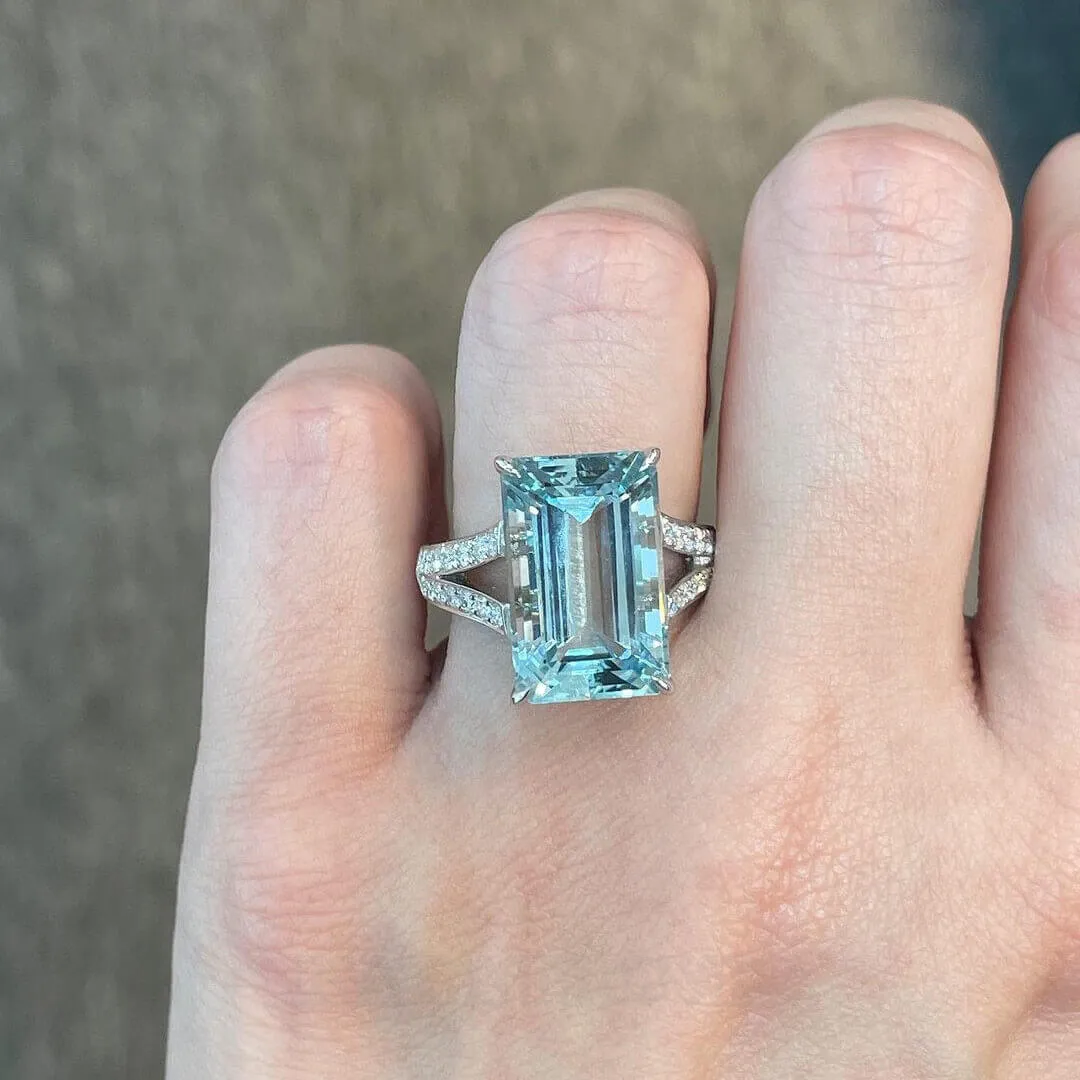 Bague de fiançailles classique en argent sterling avec aigue-marine taille émeraude