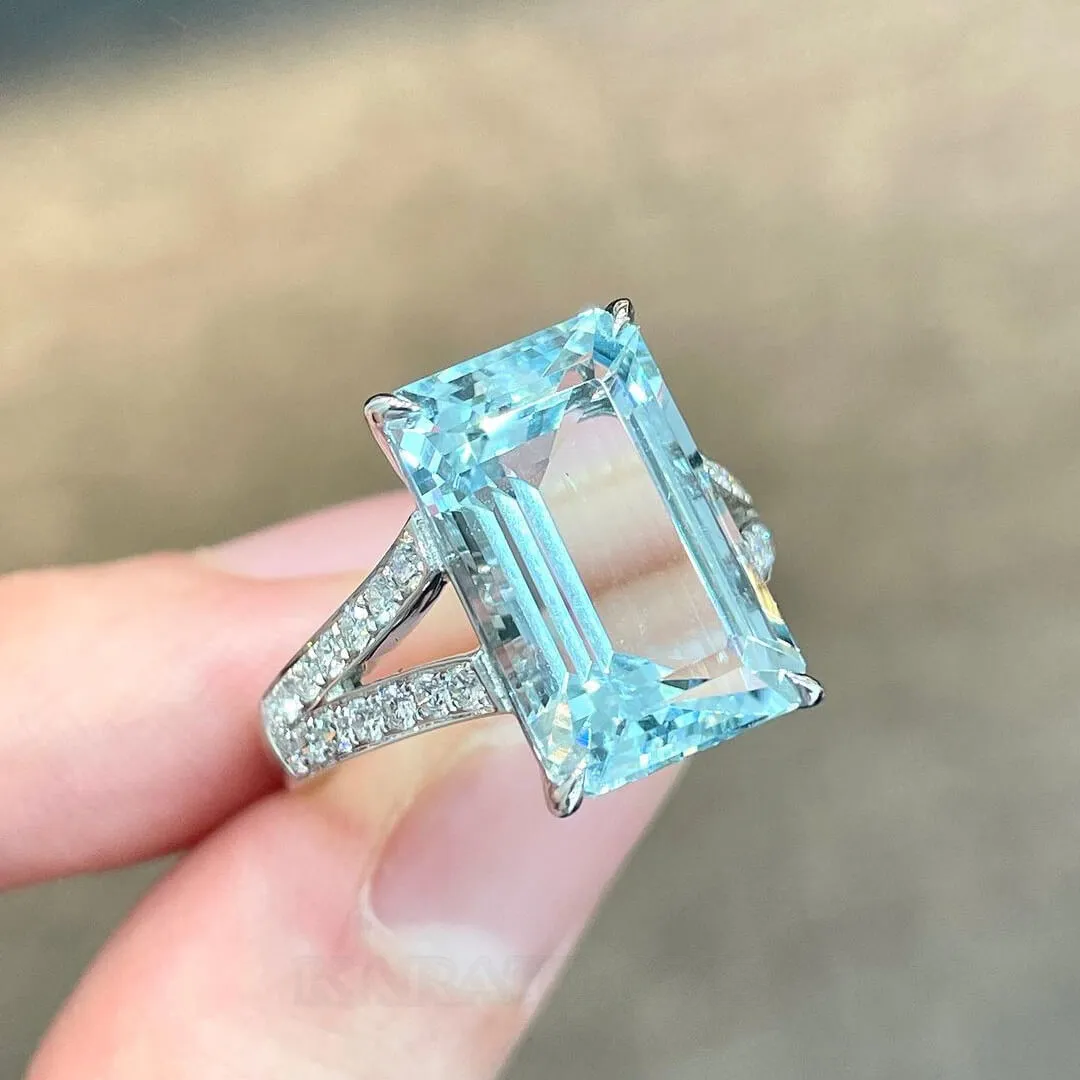 Bague de fiançailles classique en argent sterling avec aigue-marine taille émeraude