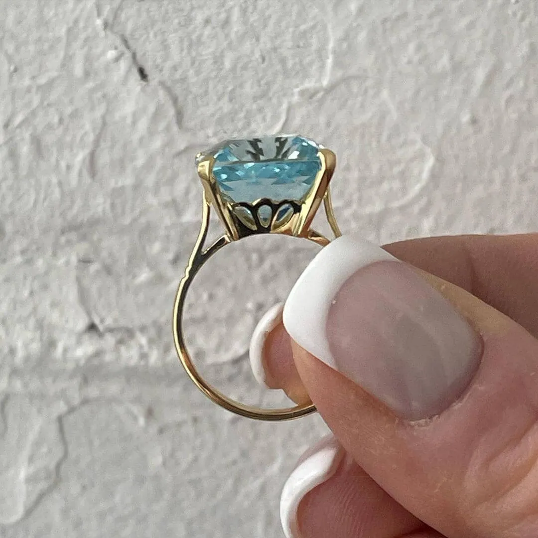 Bague de fiançailles solitaire en argent jaune et or avec aigue-marine taillée en coussin