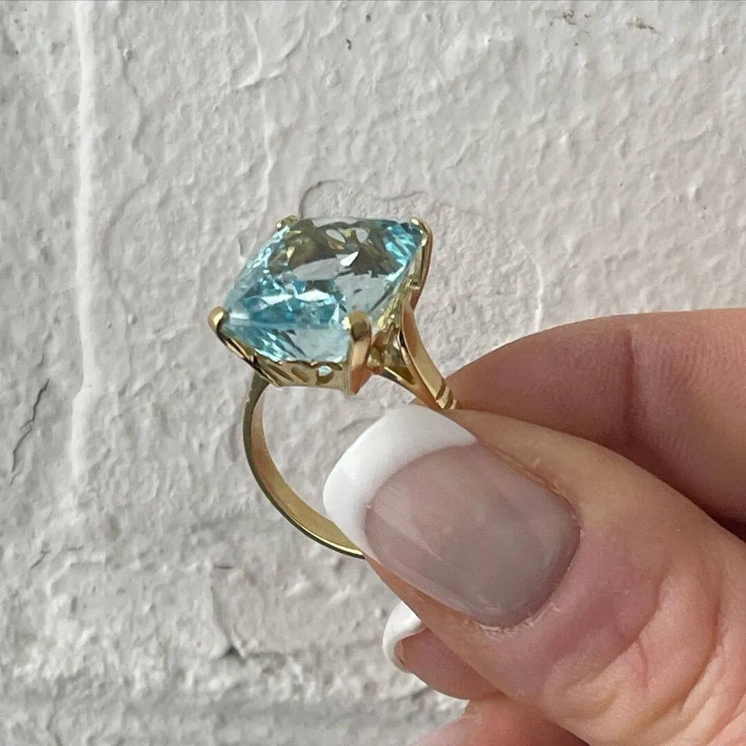 Bague de fiançailles solitaire en argent jaune et or avec aigue-marine taillée en coussin