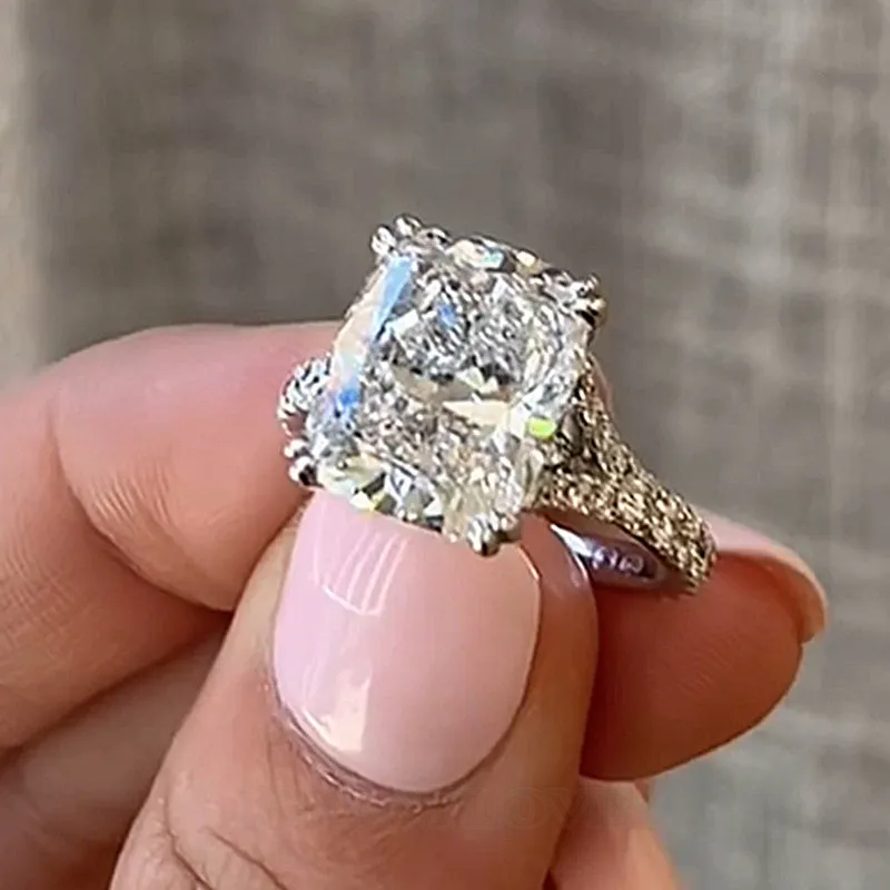 Bague de fiançailles en argent blanc avec diamant taille coussin