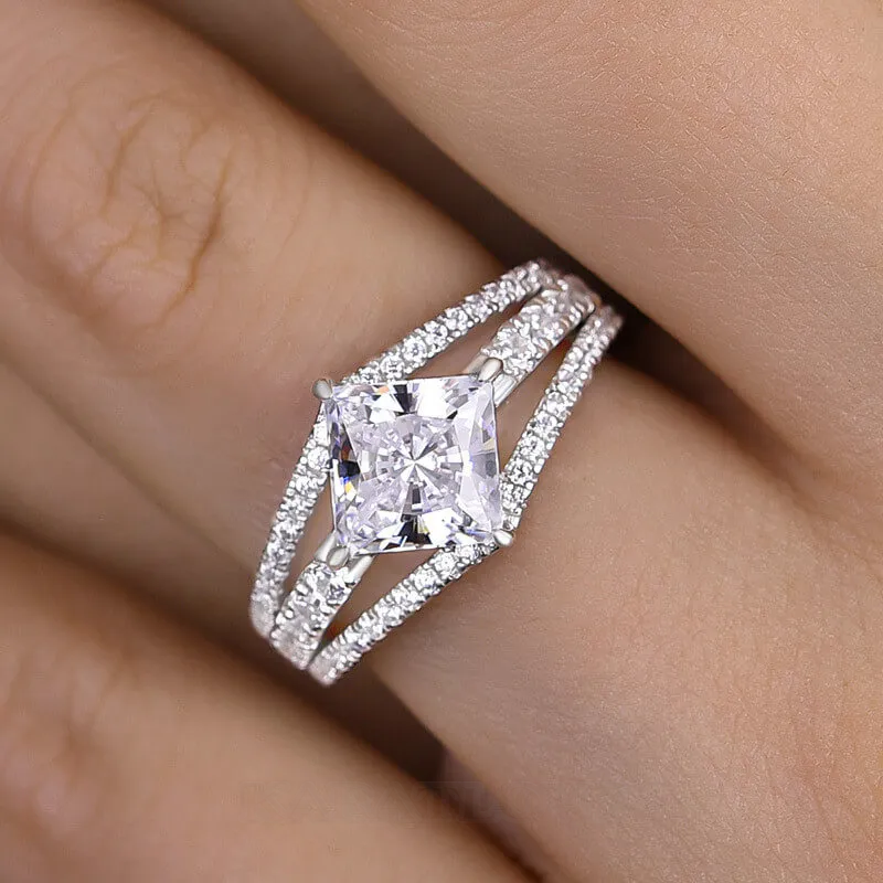 Bague de fiançailles en argent sterling sertie d'un diamant de taille princesse