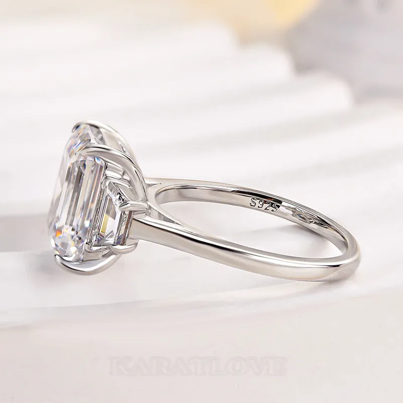 Bague de fiançailles 3 pierres en argent sterling blanc avec diamant taille émeraude