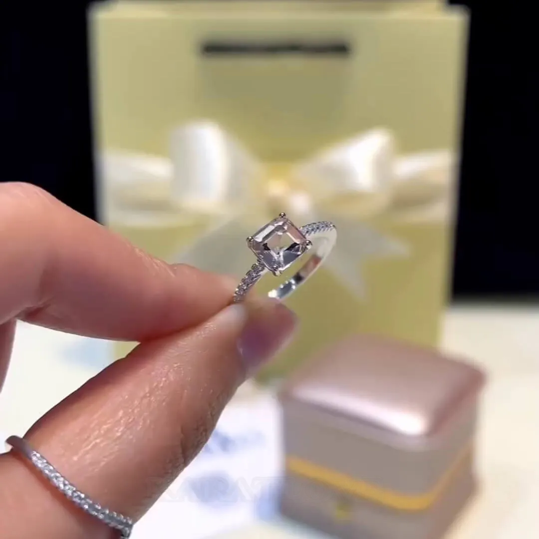 Bague de fiançailles classique en argent sterling blanc avec diamant de taille asscher