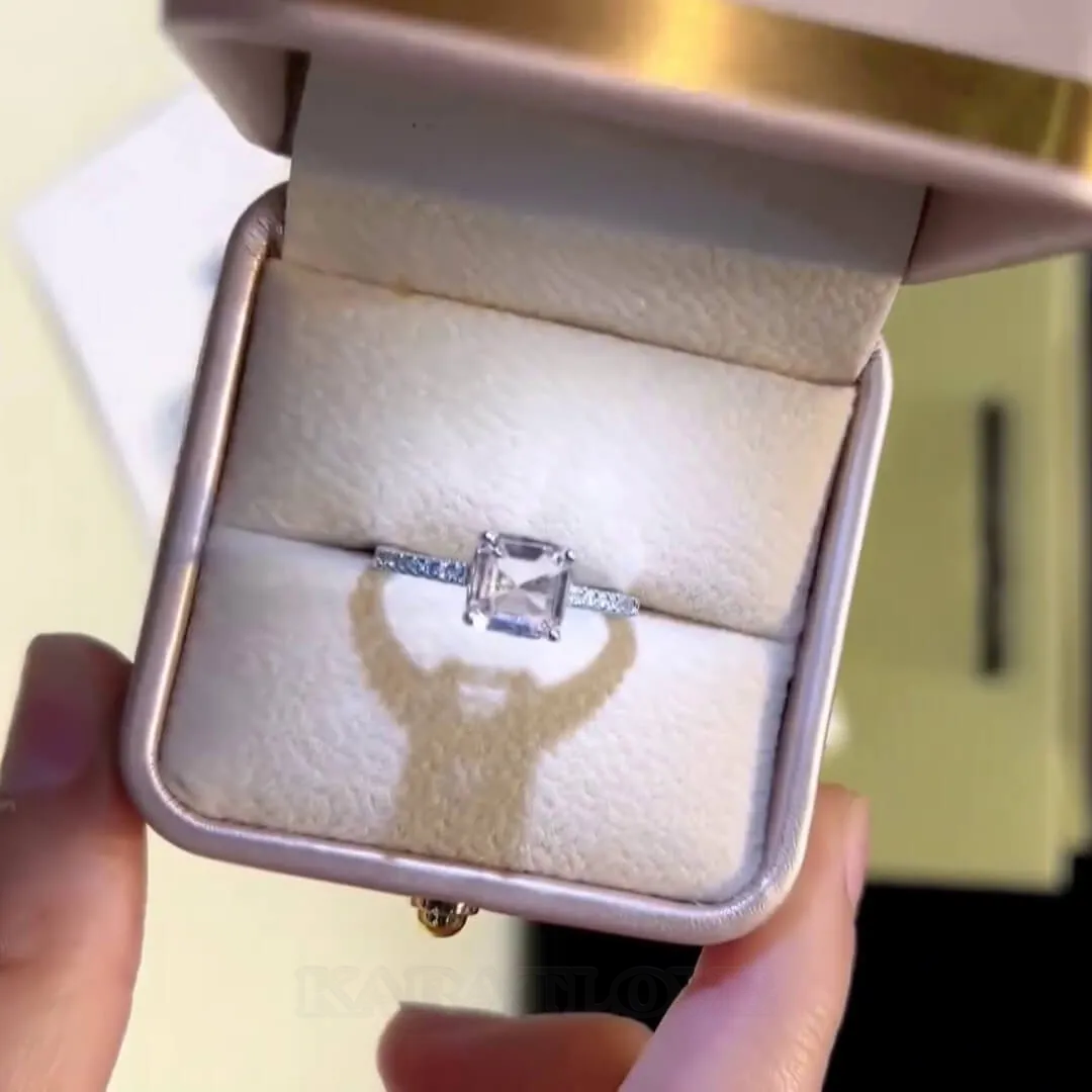 Bague de fiançailles classique en argent sterling blanc avec diamant de taille asscher