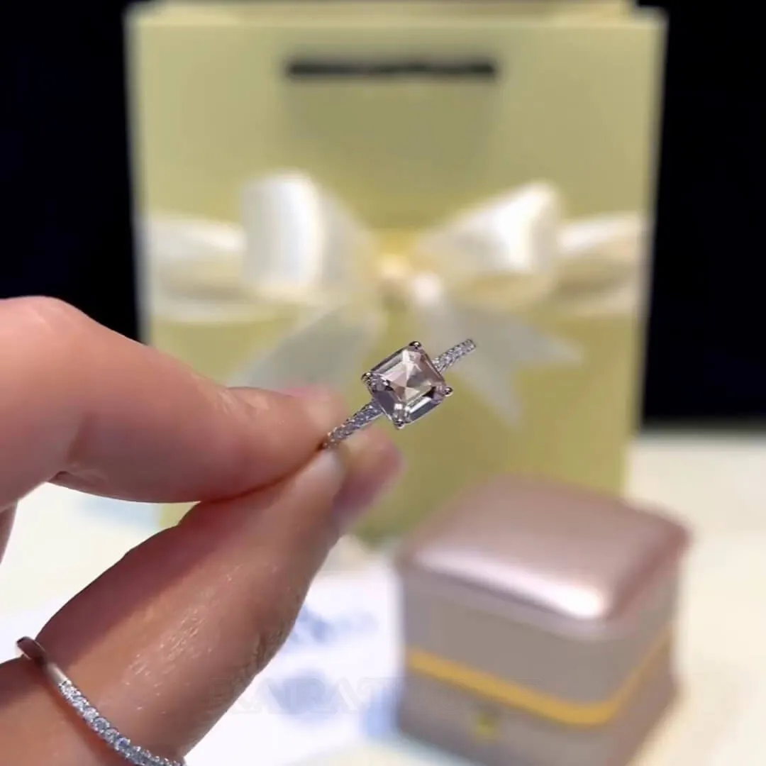 Bague de fiançailles classique en argent sterling blanc avec diamant de taille asscher