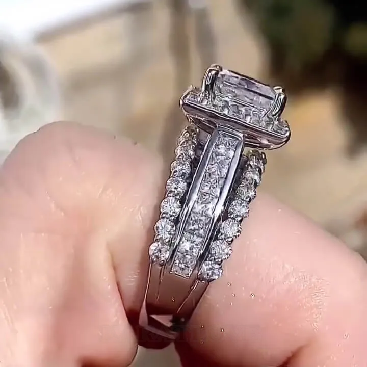 Bague de fiançailles à halo en argent sterling blanc et diamant taille princesse