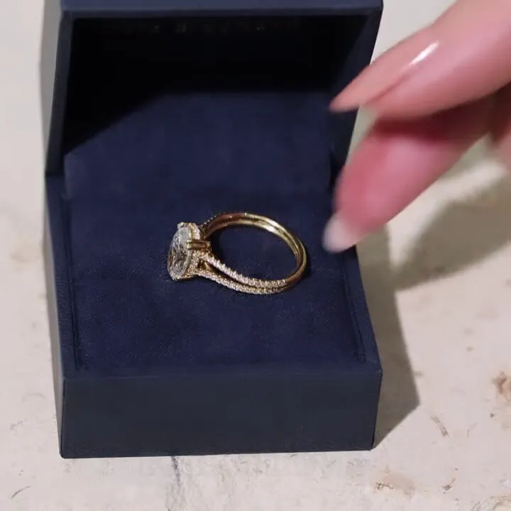 Bague de fiançailles à halo en argent sterling et or jaune avec diamant de taille ovale