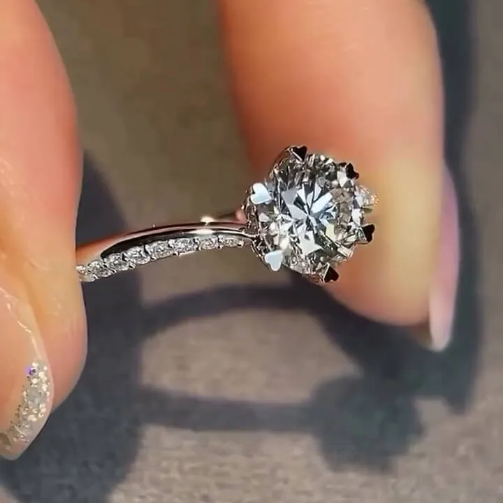 Bague de fiançailles classique en argent sterling blanc avec diamant rond