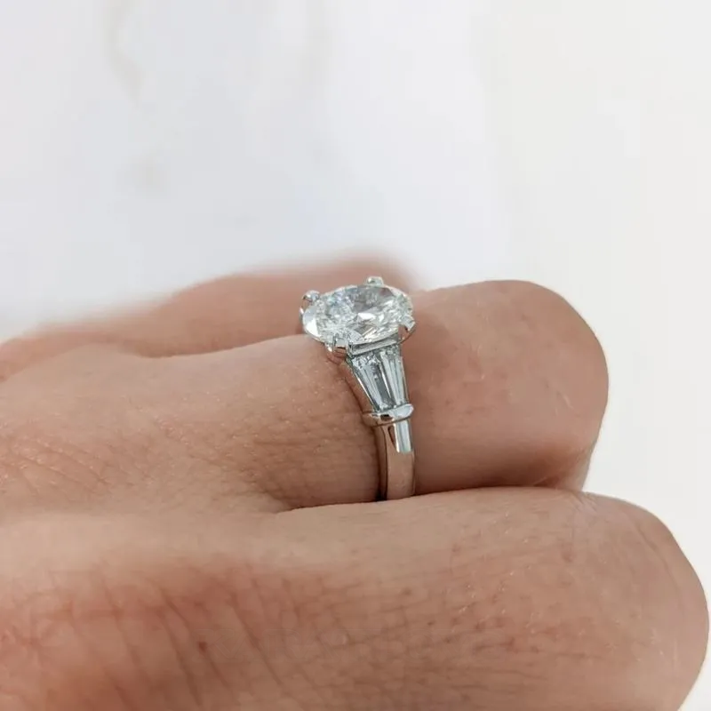 Bague de fiançailles 3 pierres en argent sterling avec diamant ovale blanc