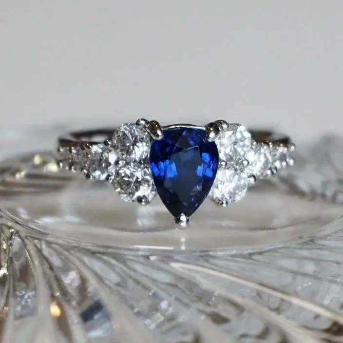 Bague de fiançailles en argent sterling avec saphir bleu taille poire