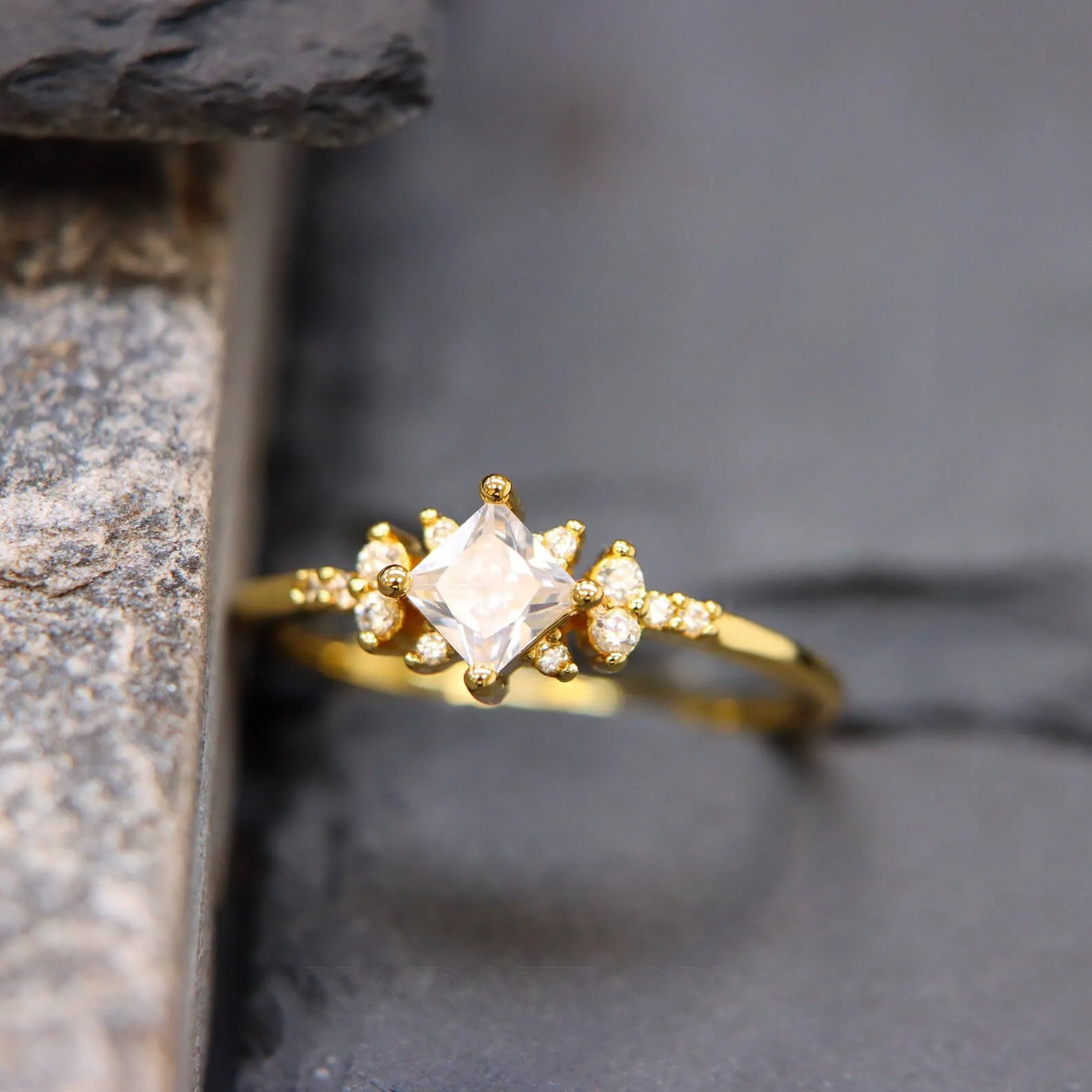 Bague de fiançailles en argent sterling et or jaune avec diamant taille princesse