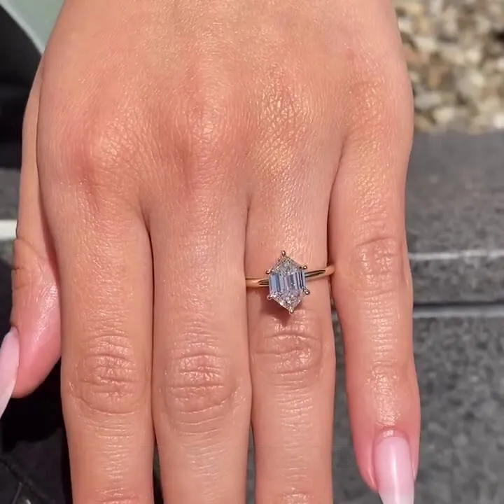 Bague de fiançailles solitaire en argent sterling et or jaune, diamant blanc de taille hexagonale