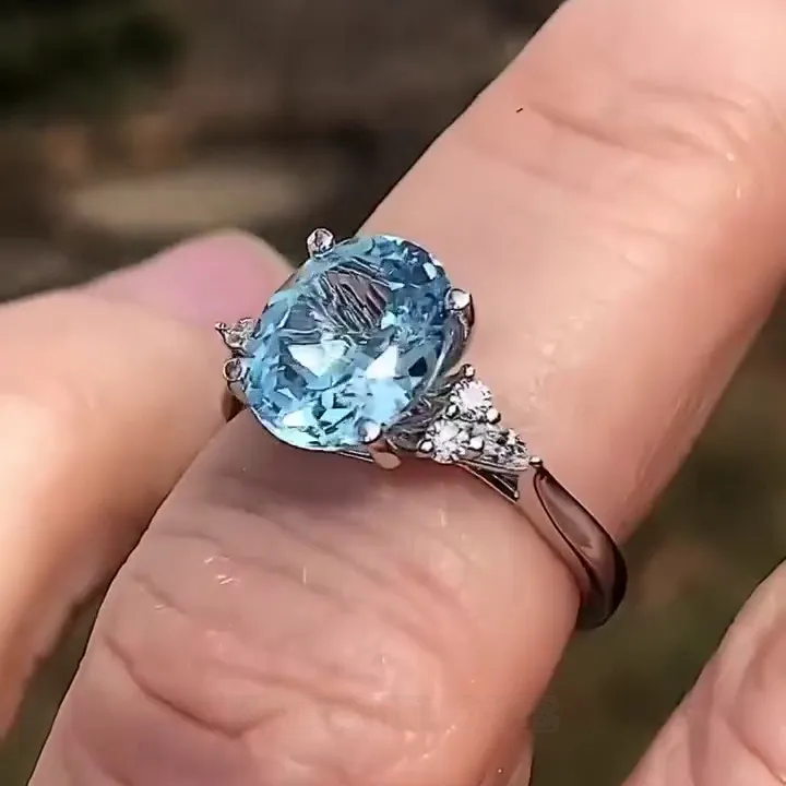 Bague de fiançailles en argent sterling avec aigue-marine bleue à taille ovale
