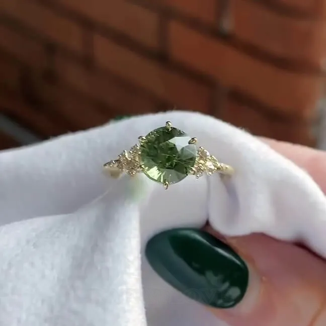 Bague de fiançailles en argent sterling et or jaune avec péridot vert à taille ronde