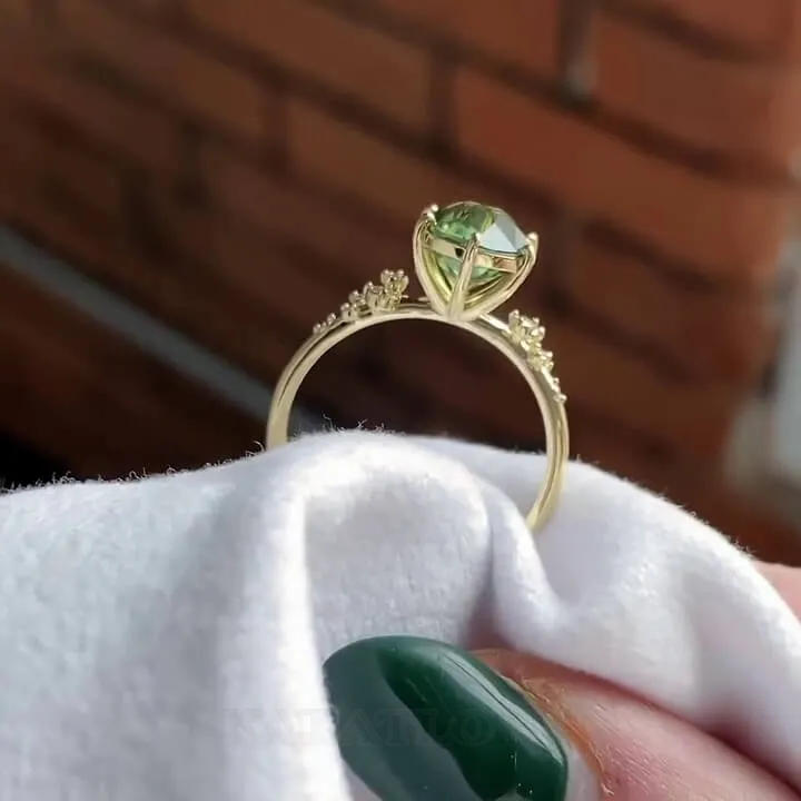 Bague de fiançailles en argent sterling et or jaune avec péridot vert à taille ronde