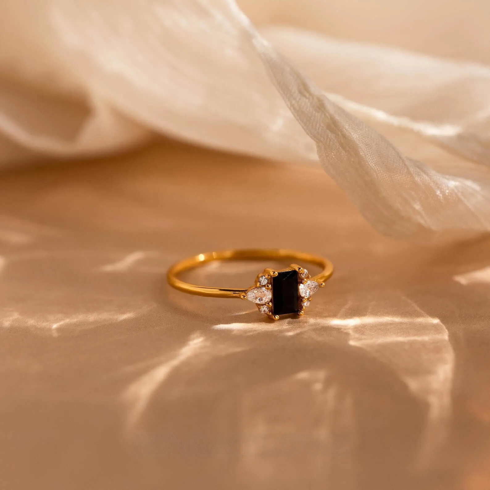 Bague de fiançailles 3 pierres emerald cut fancy black en argent sterling et or jaune