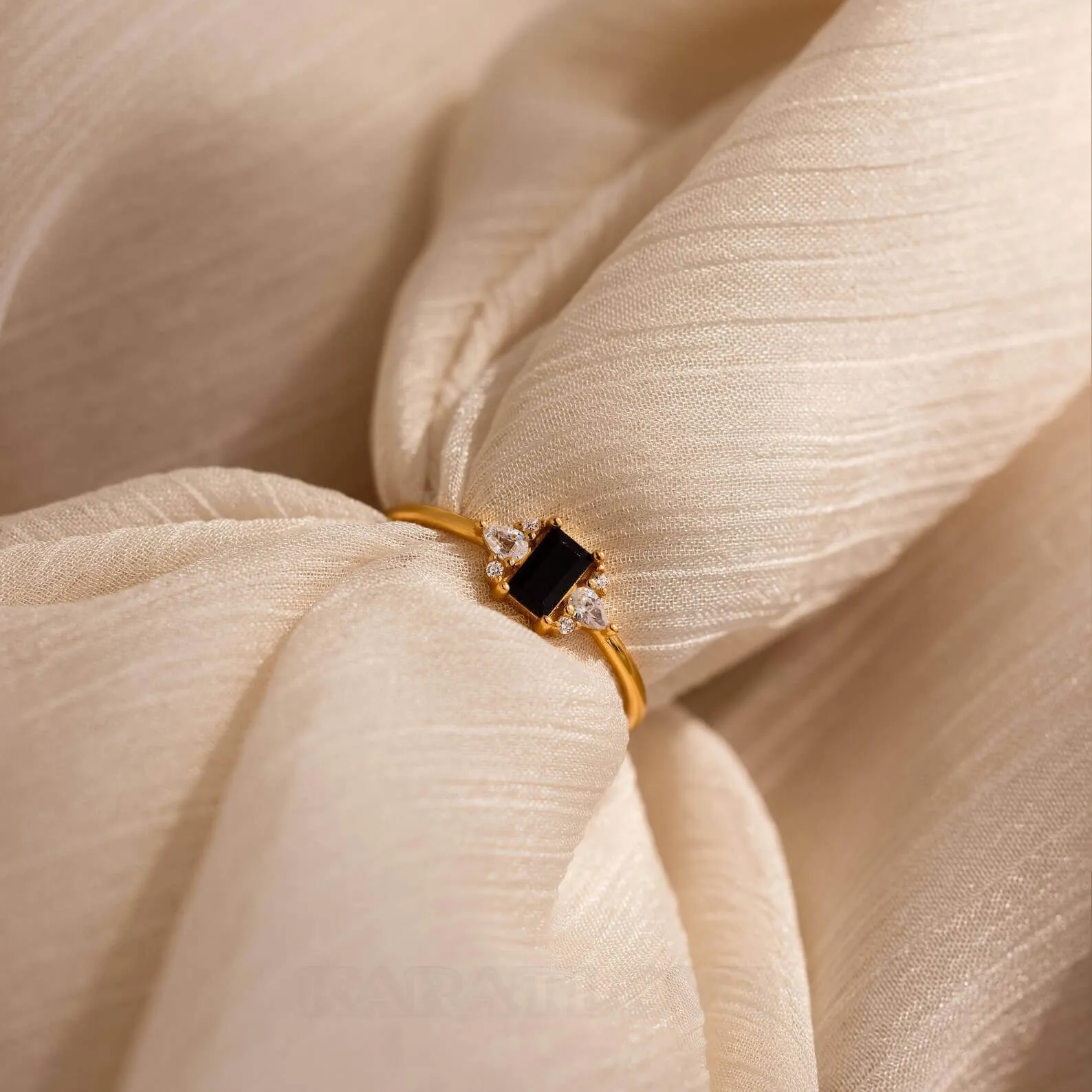 Bague de fiançailles 3 pierres emerald cut fancy black en argent sterling et or jaune