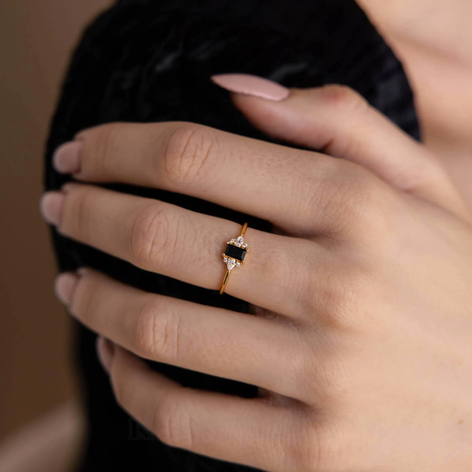 Bague de fiançailles 3 pierres emerald cut fancy black en argent sterling et or jaune