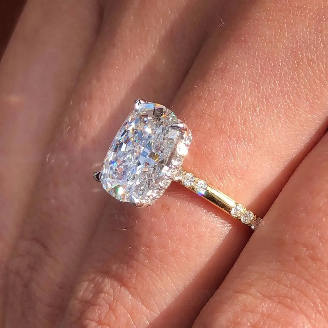 Bague de fiançailles en or jaune avec halo en argent sterling et diamant taillé en forme de coussin