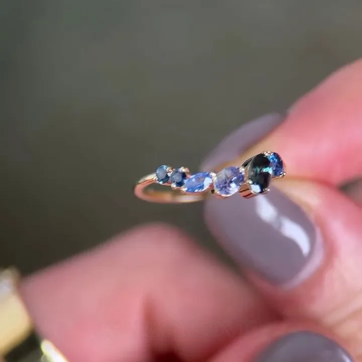 Bague de fiançailles en argent rose et saphir bleu à taille ovale