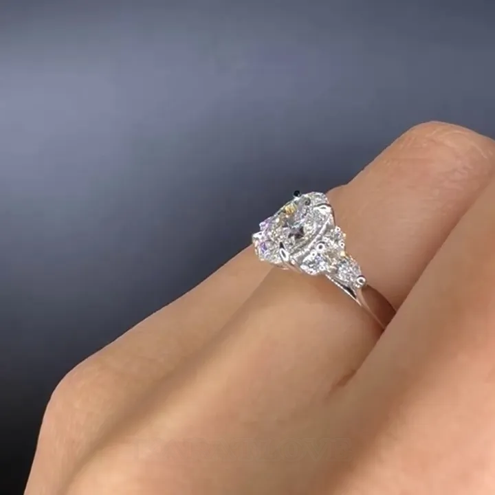 Bague de fiançailles en argent sterling blanc avec diamant ovale