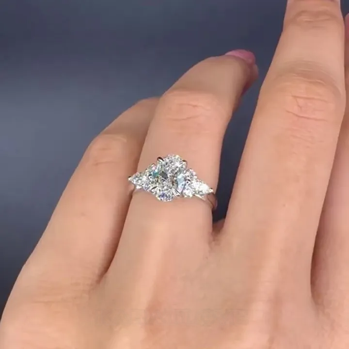 Bague de fiançailles en argent sterling blanc avec diamant ovale