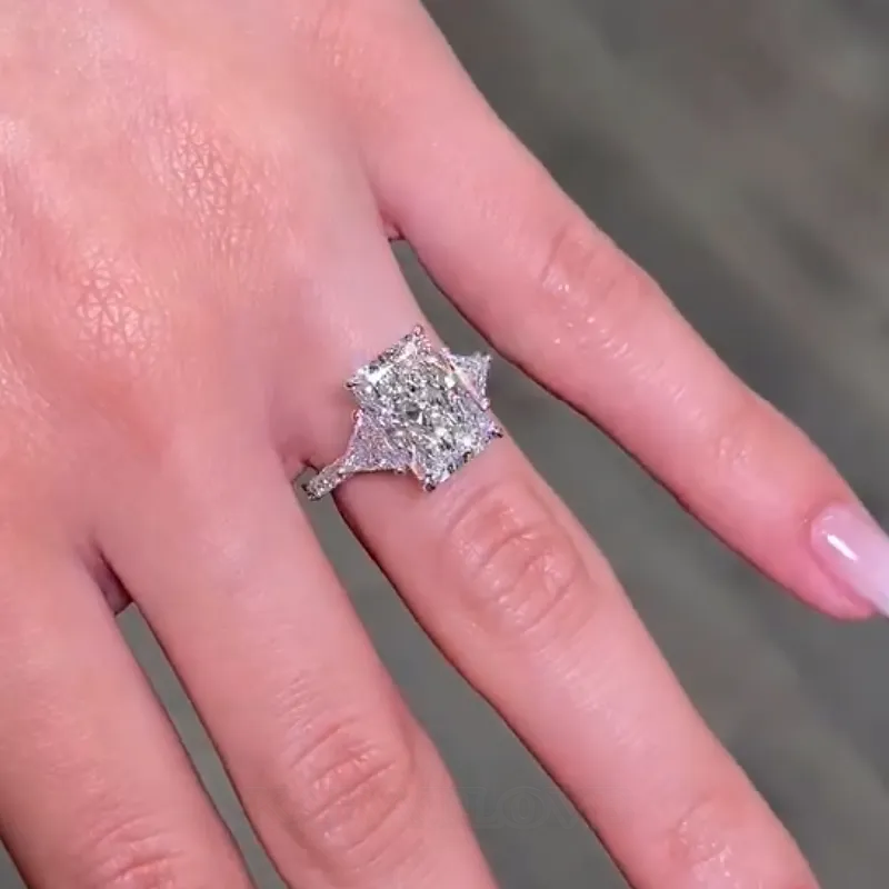 Bague de fiançailles à 3 pierres en argent sterling blanc et diamant radiant