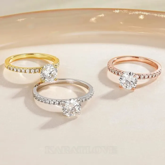 Bague de fiançailles classique en argent sterling blanc avec diamant rond