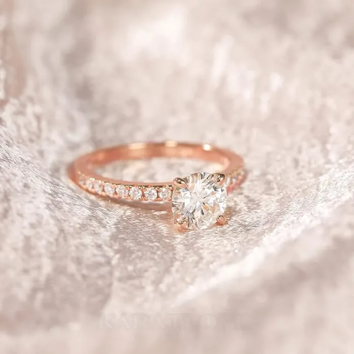Bague de fiançailles classique en argent sterling blanc avec diamant rond