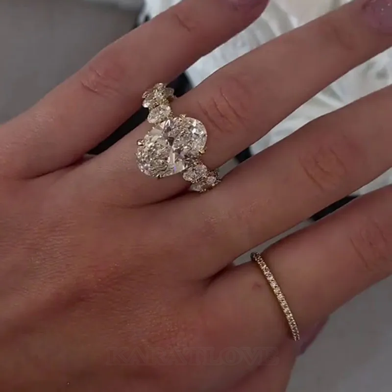 Bague de fiançailles à halo caché en argent sterling 925 et or jaune, sertie d'un diamant de taille ovale