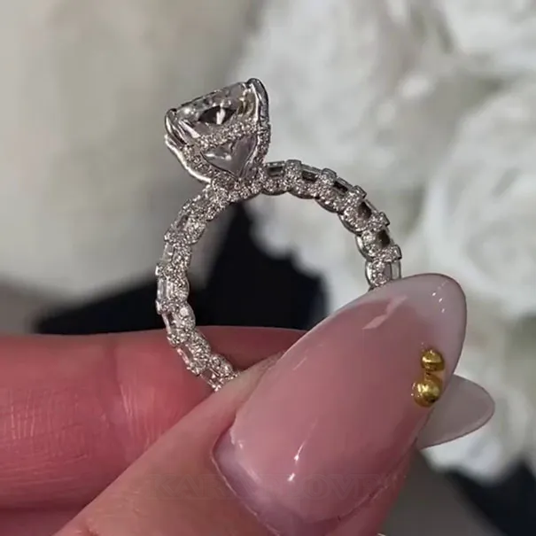 Bague de fiançailles à halo caché en argent sterling 925 et diamant radiant