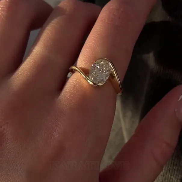 Bague de fiançailles solitaire en argent sterling 925 et or jaune avec diamant de taille ovale