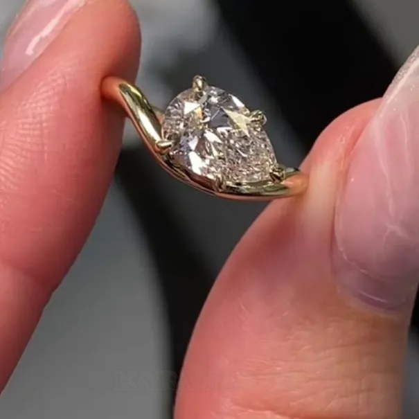 Bague de fiançailles solitaire en argent sterling 925 or jaune et diamant taille poire