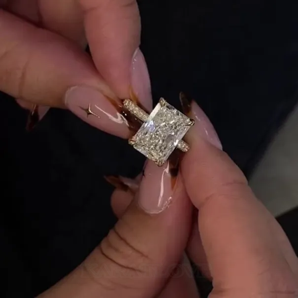 Bague de fiançailles à double halo caché en argent sterling 925 or jaune et diamant radiant