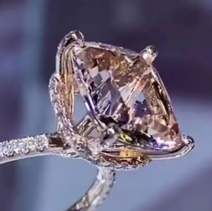 Bague de fiançailles à halo caché en argent rose 925 et champagne taille coussin