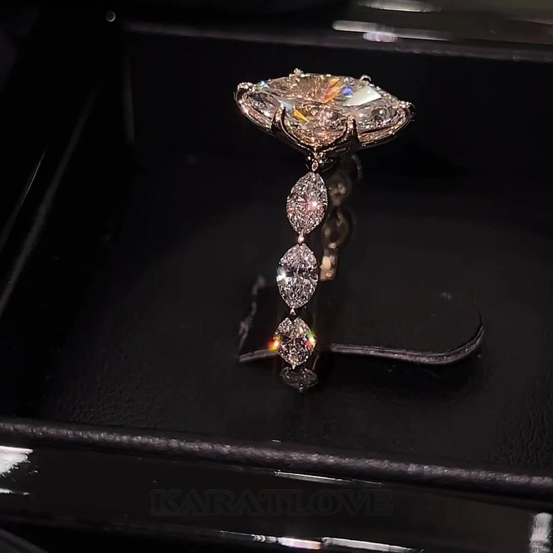 Bague de fiançailles classique en argent sterling blanc et or jaune, sertie d'un diamant taille marquise