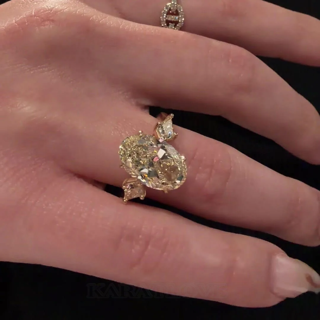 Bague de fiançailles 3 pierres en argent sterling et or jaune, ornée d'une citrine jaune taille ovale