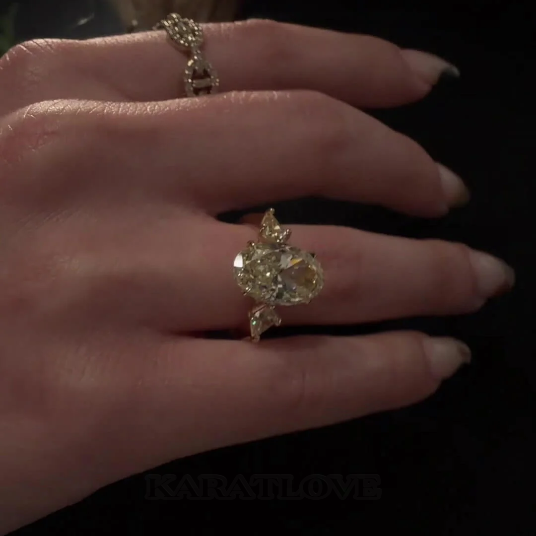 Bague de fiançailles 3 pierres en argent sterling et or jaune, ornée d'une citrine jaune taille ovale