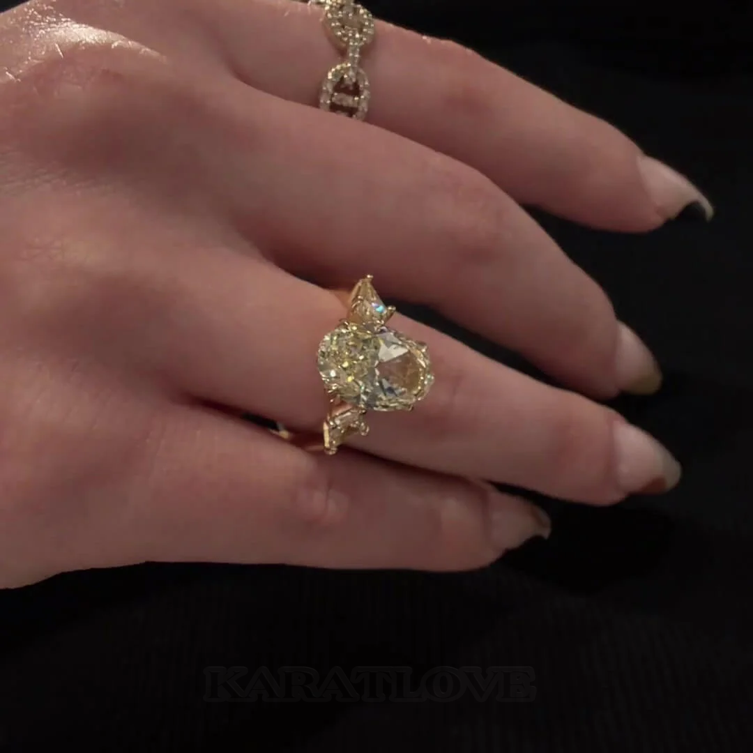Bague de fiançailles 3 pierres en argent sterling et or jaune, ornée d'une citrine jaune taille ovale