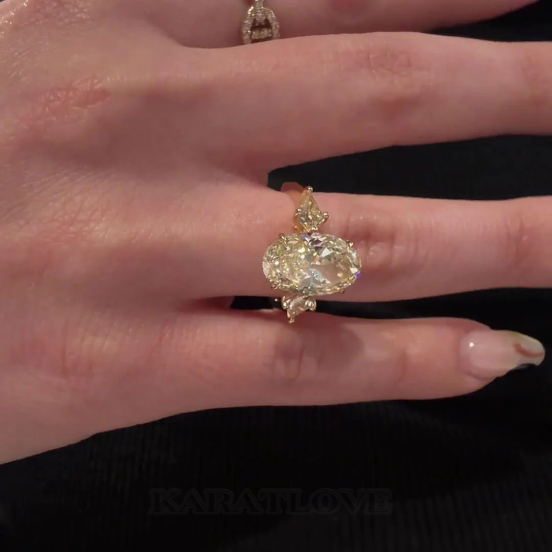Bague de fiançailles 3 pierres en argent sterling et or jaune, ornée d'une citrine jaune taille ovale
